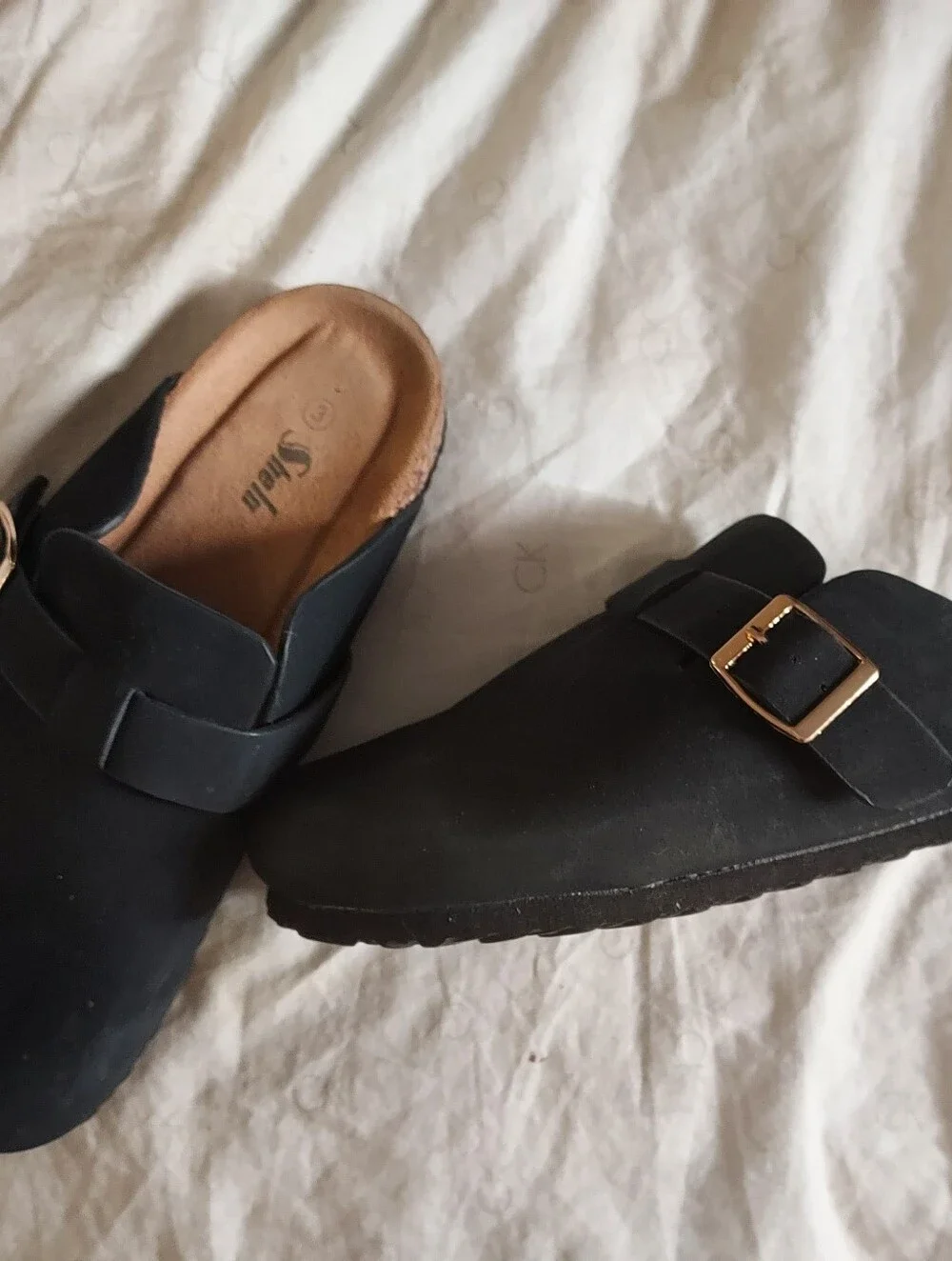 Girl's Size 3 Yoki GILA-102 Faux Suede Slip On ClogsBlack Slip-On Buckle Clogs